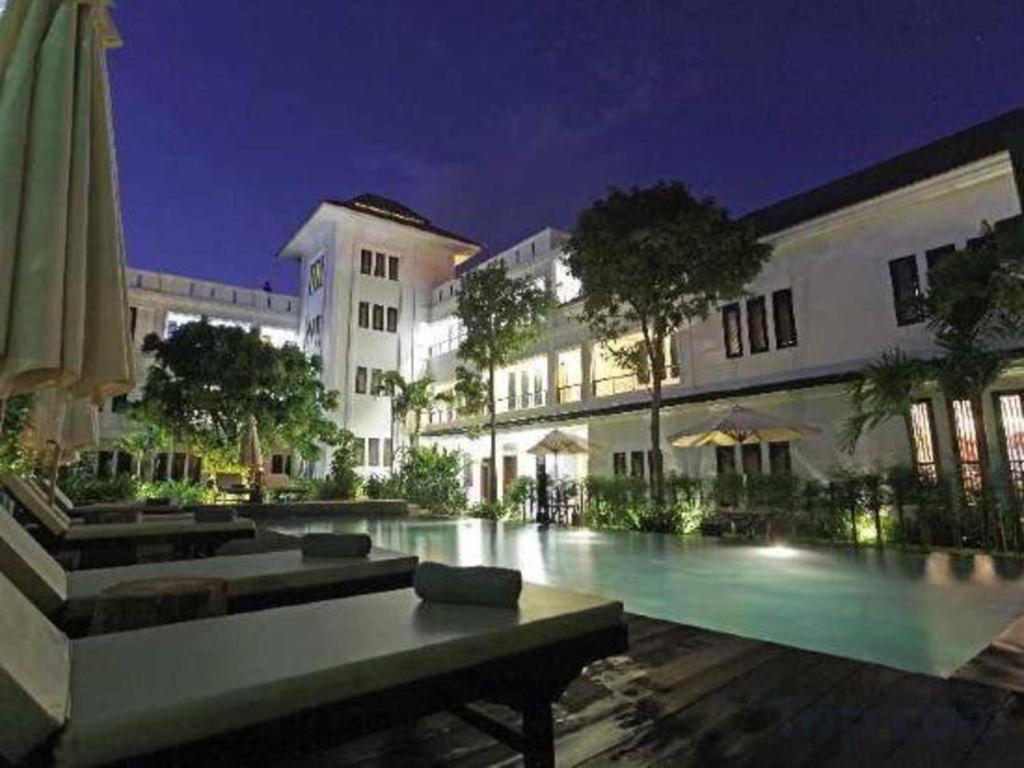 La Residence Blanc D' Angkor Siem Reap Exterior photo